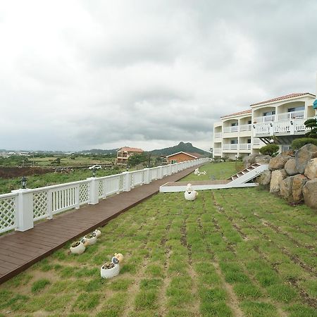 Jeju The Ocean Hill Pension Seogwipo Exterior photo