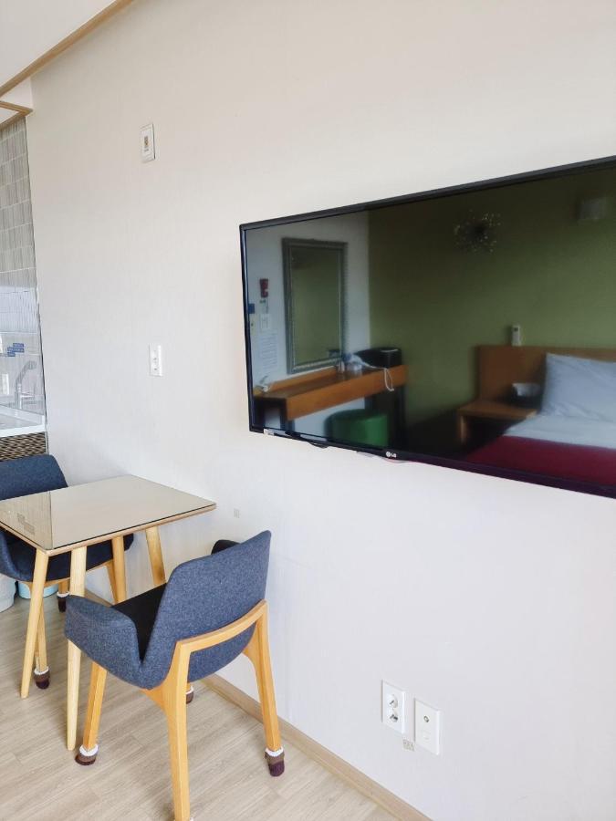Jeju The Ocean Hill Pension Seogwipo Exterior photo