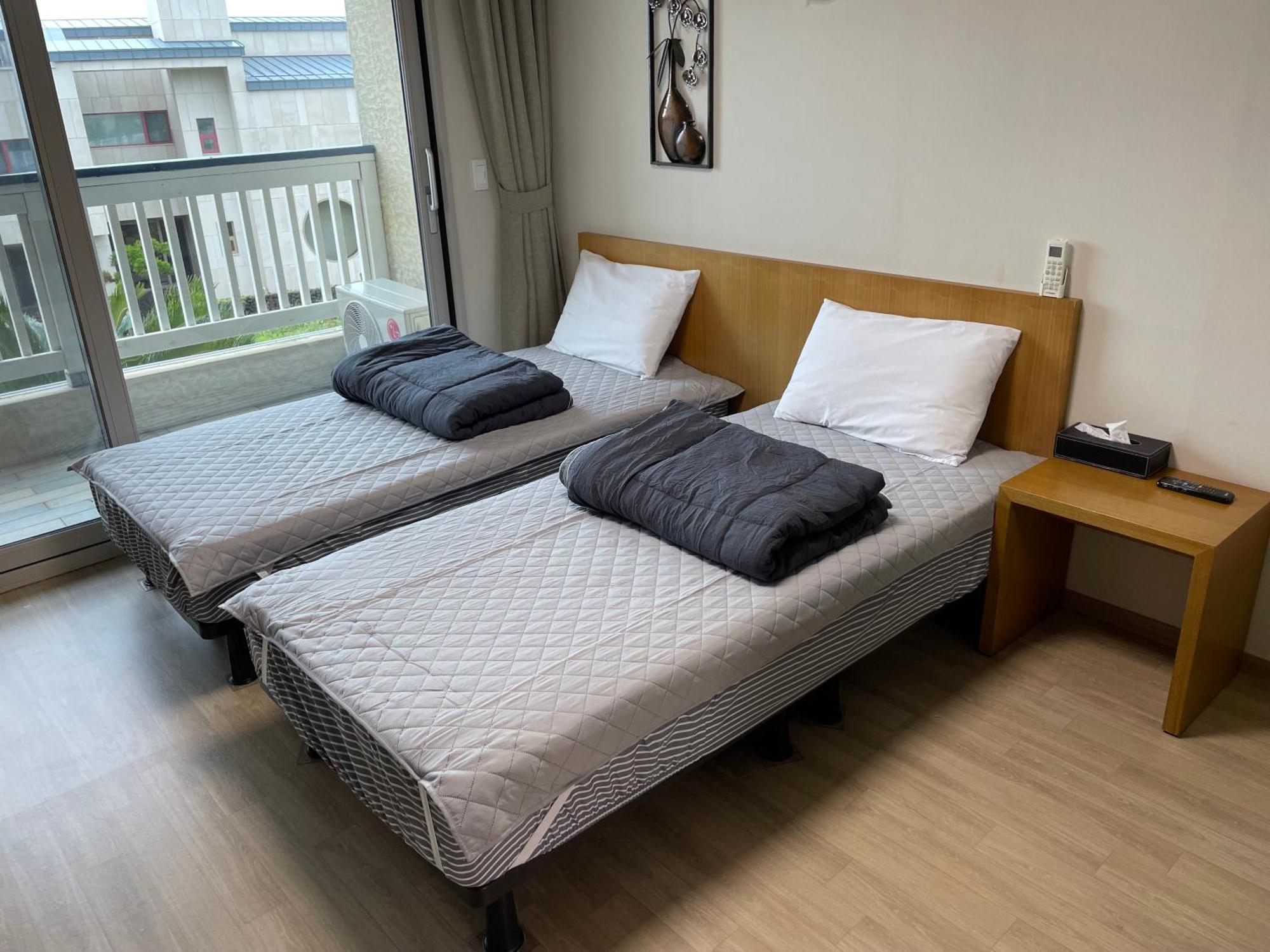 Jeju The Ocean Hill Pension Seogwipo Exterior photo