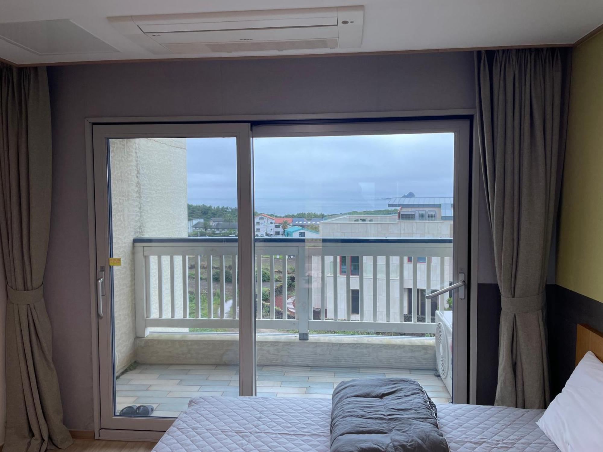 Jeju The Ocean Hill Pension Seogwipo Exterior photo