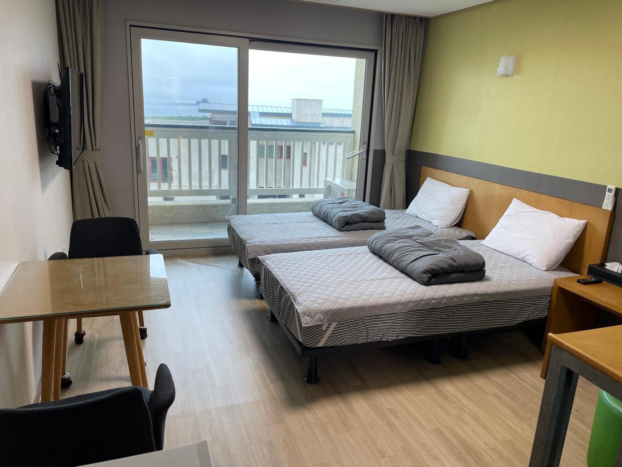 Jeju The Ocean Hill Pension Seogwipo Exterior photo