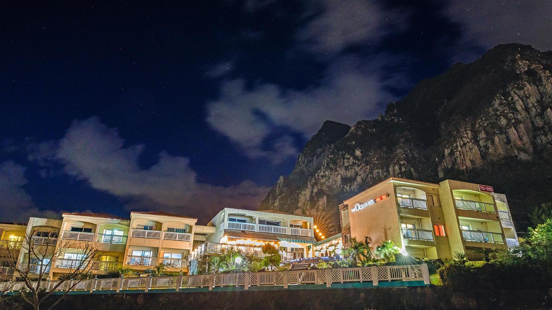 Jeju The Ocean Hill Pension Seogwipo Exterior photo