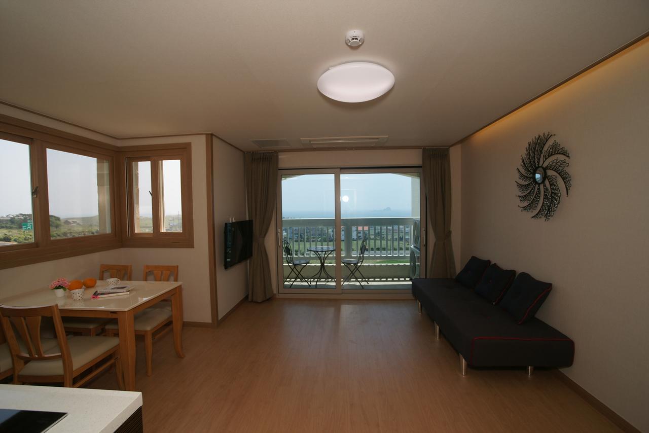 Jeju The Ocean Hill Pension Seogwipo Exterior photo