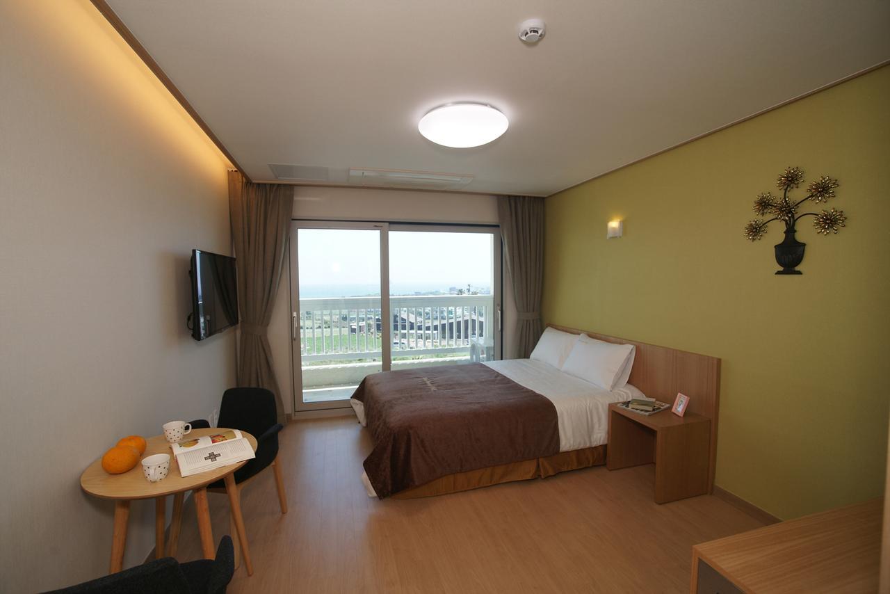 Jeju The Ocean Hill Pension Seogwipo Exterior photo