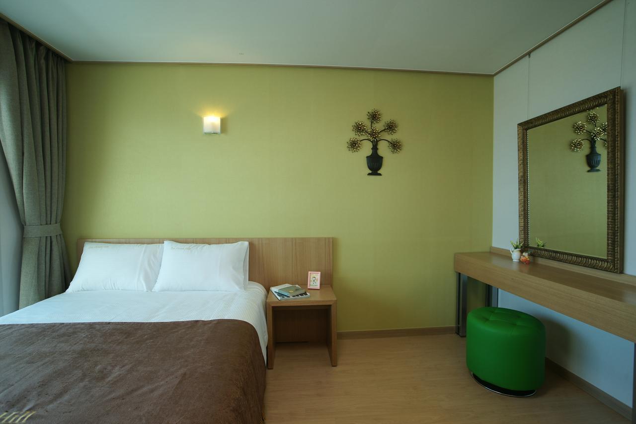 Jeju The Ocean Hill Pension Seogwipo Exterior photo