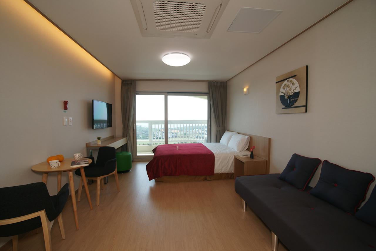 Jeju The Ocean Hill Pension Seogwipo Exterior photo